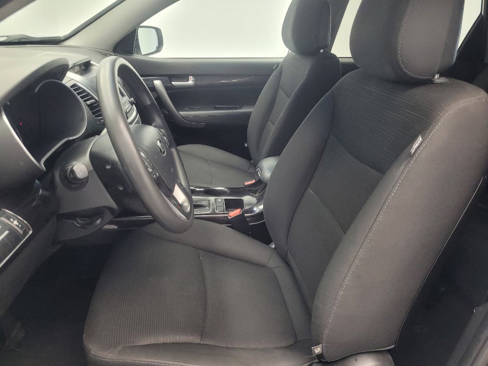 Used 2015 Kia Sorento LX image 17