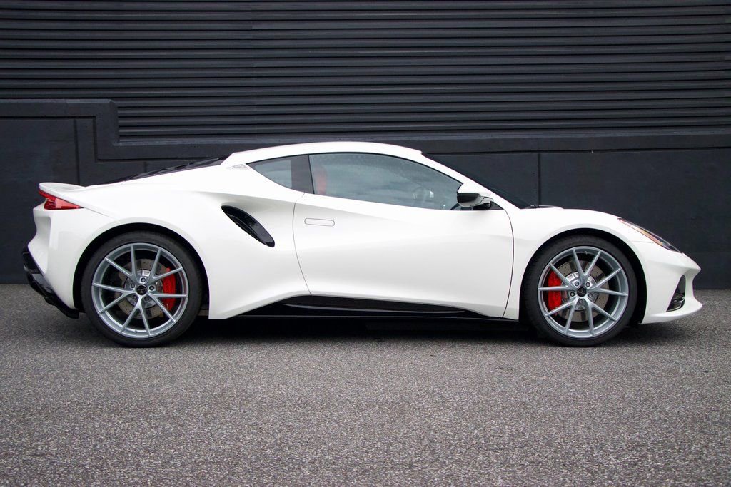 Used 2025 Lotus Emira image 6