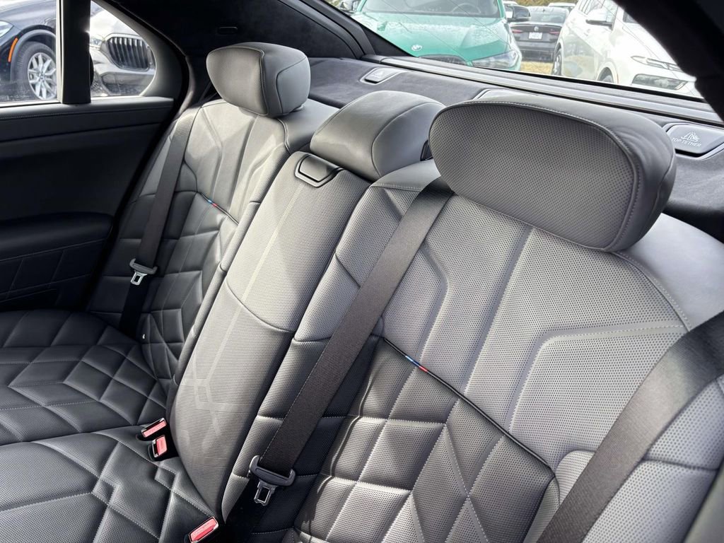 New 2026 BMW 760i xDrive w/ Executive Package image 27