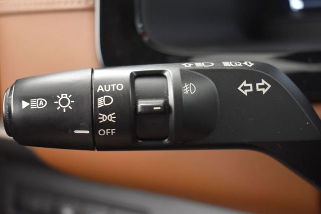 Used 2023 Nissan Pathfinder Platinum AWD/4WD image 28