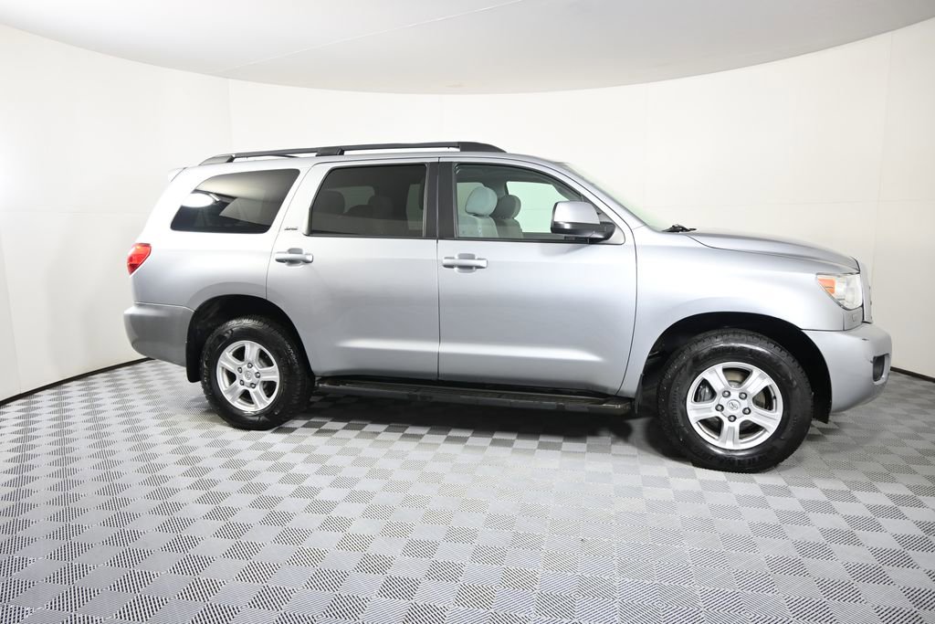 Used 2016 Toyota Sequoia SR5 AWD/4WD image 8