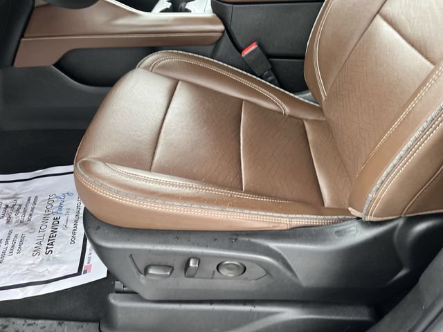 Used 2023 Chevrolet Tahoe High Country AWD/4WD image 12