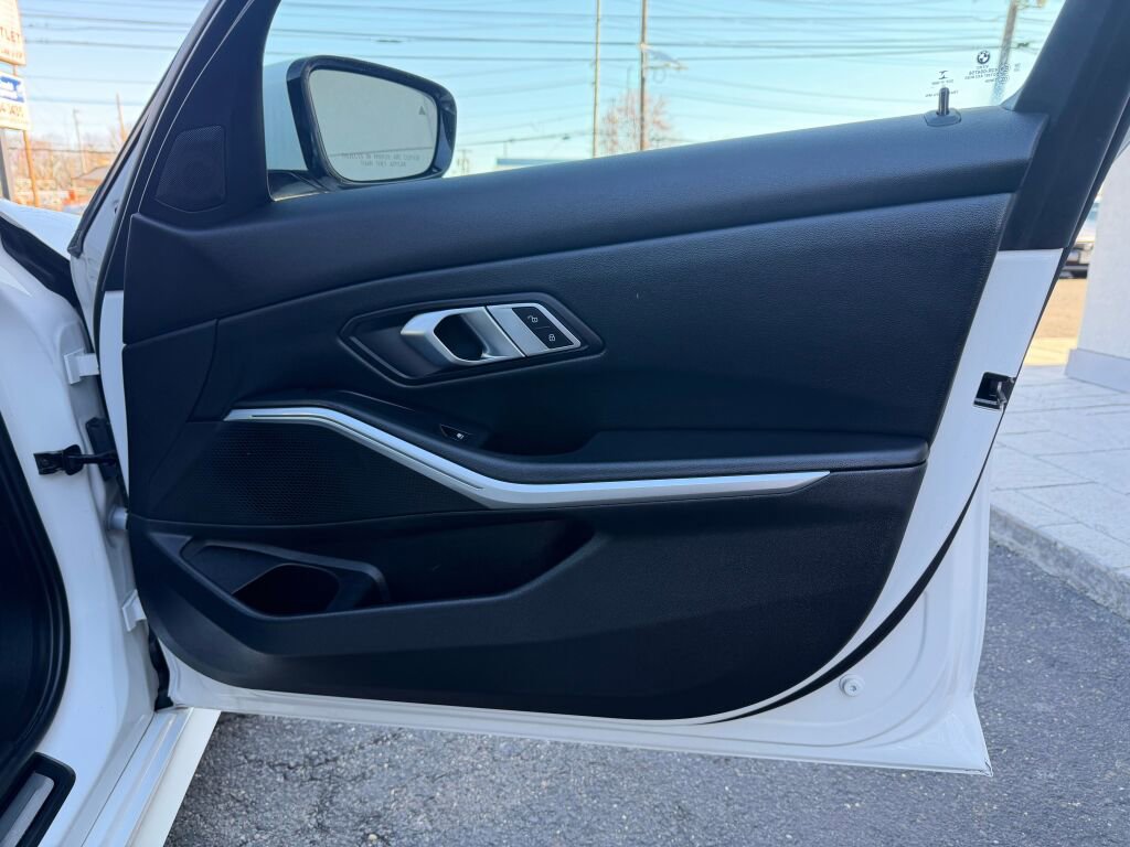 Used 2023 BMW 330i xDrive Sedan w/ Premium Package image 24