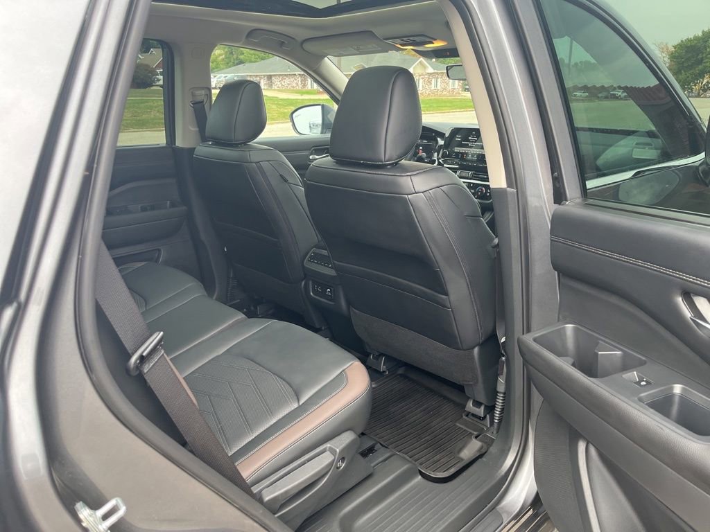 Used 2025 Nissan Pathfinder Platinum w/ Cargo Package image 25