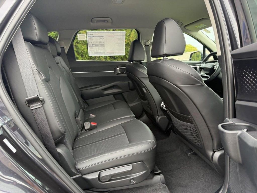 New 2026 Kia Sorento S image 6