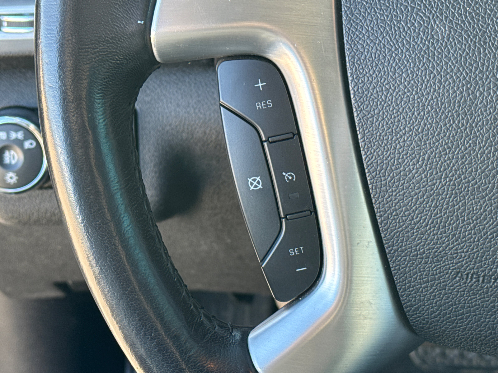 Used 2016 GMC Acadia SLT w/ Open Road Package image 17