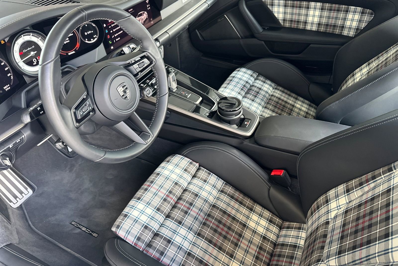 Used 2025 Porsche 911 Turbo image 4