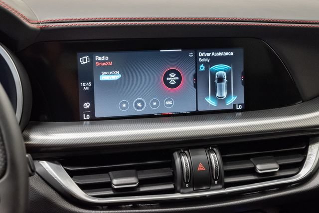 Used 2025 Alfa Romeo Stelvio Tributo Italiano w/ Driving Assist Package AWD/4WD image 17