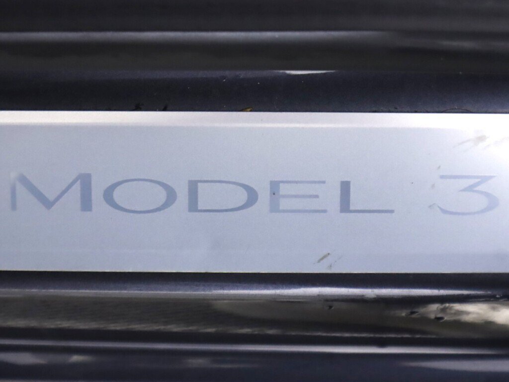 Used 2018 Tesla Model 3 Long Range AWD/4WD image 35