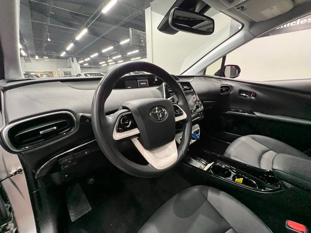 Used 2017 Toyota Prius Four w/ Advanced Technology Package image 27
