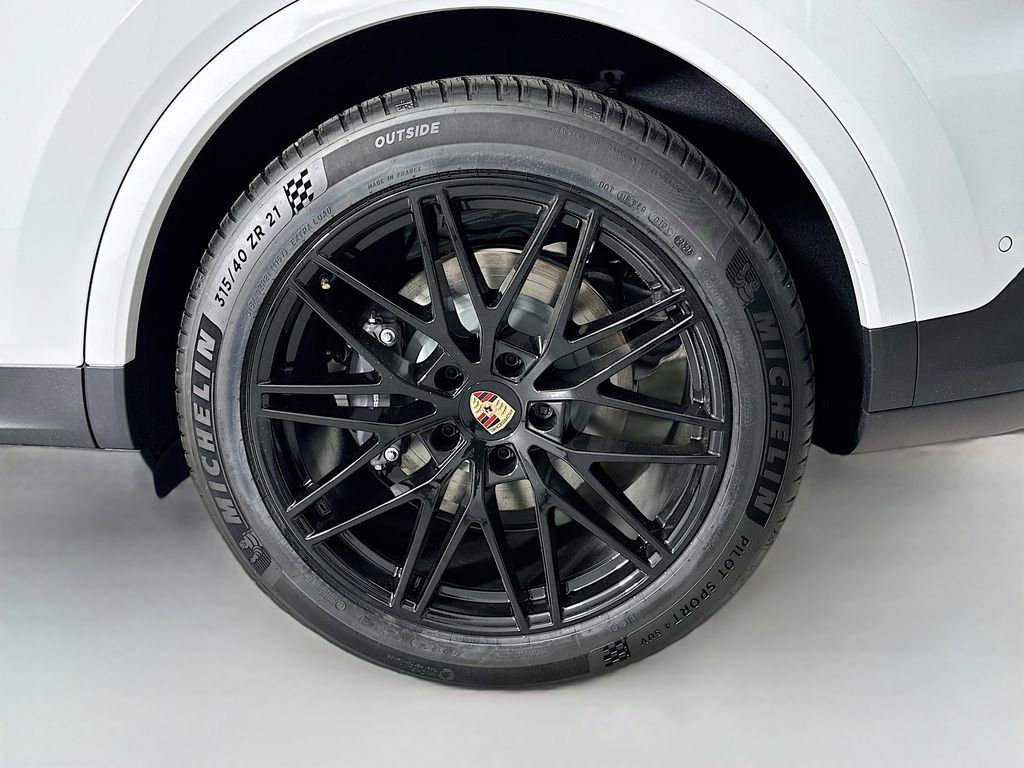 New 2026 Porsche Cayenne Coupe image 33
