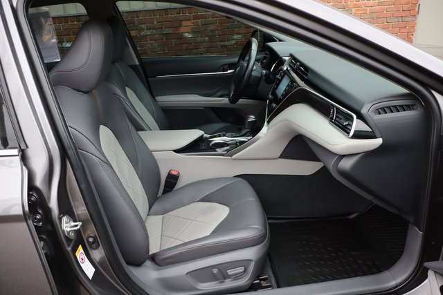 Used 2018 Toyota Camry XLE image 40