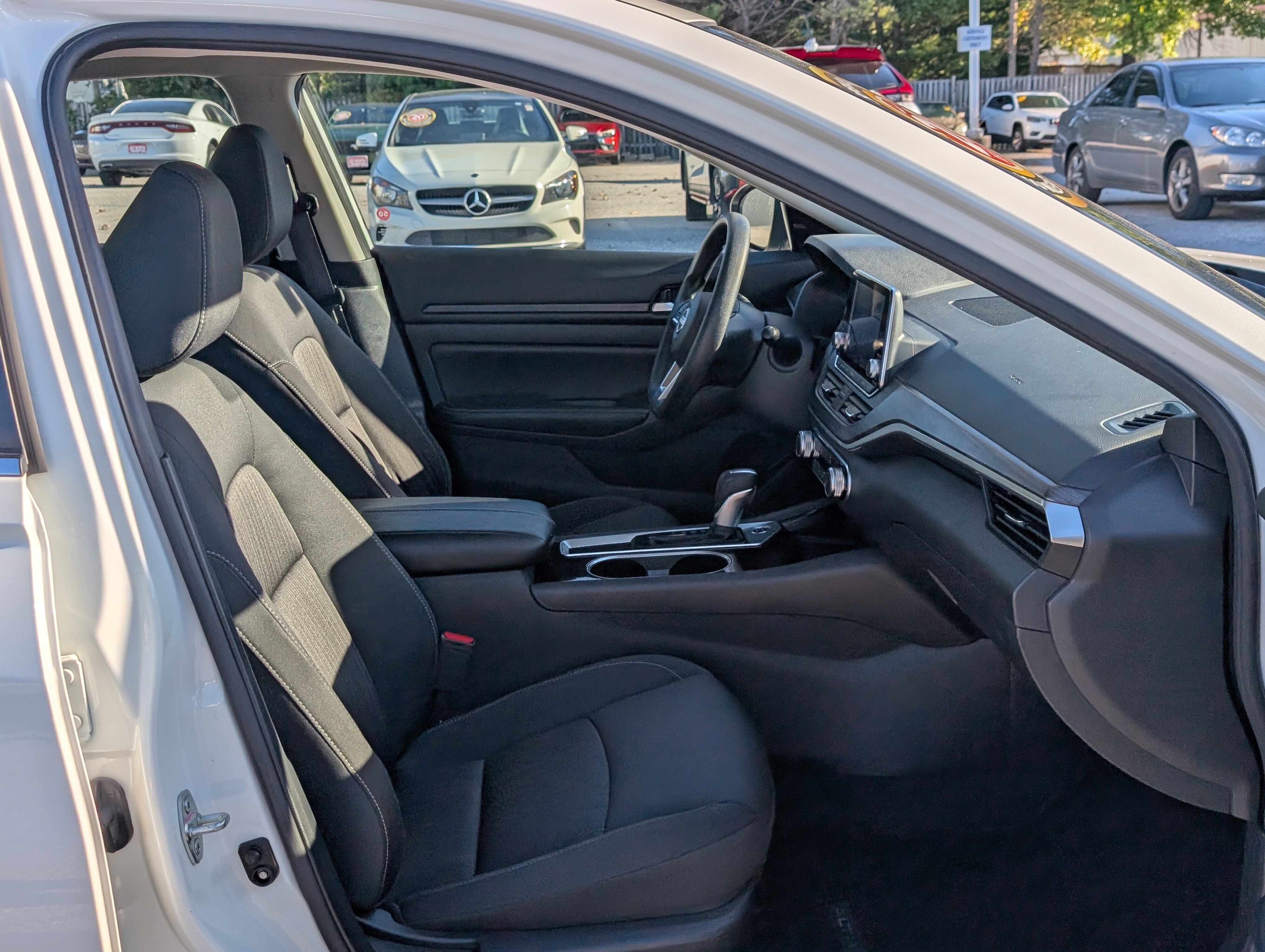 Used 2024 Nissan Altima 2.5 SV image 11