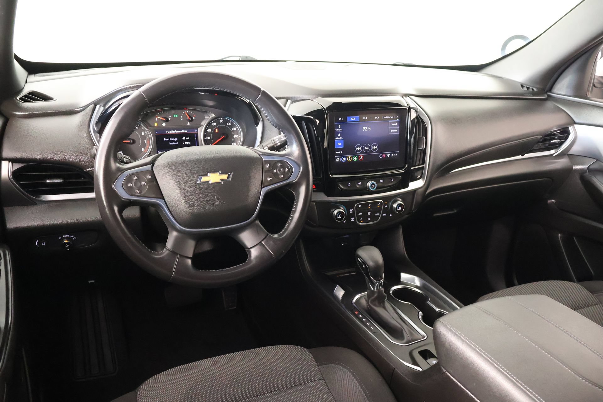 Used 2022 Chevrolet Traverse LT AWD/4WD image 2