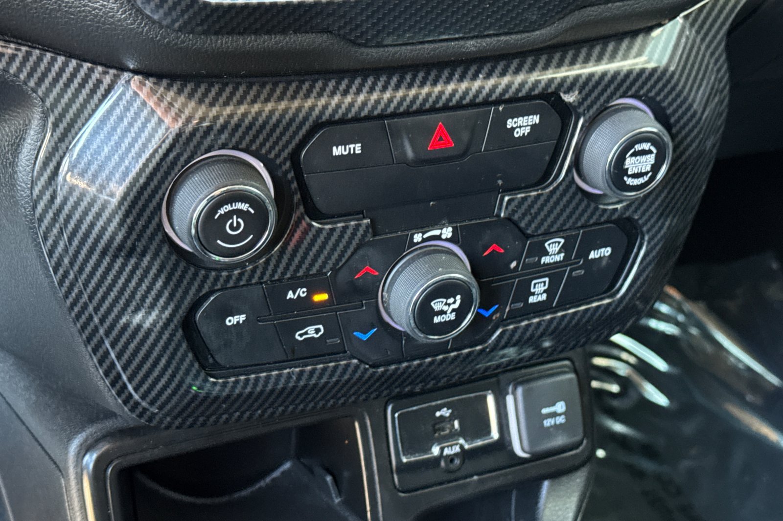 Used 2019 Jeep Renegade Altitude w/ Quick Order Package 2XM FWD image 21