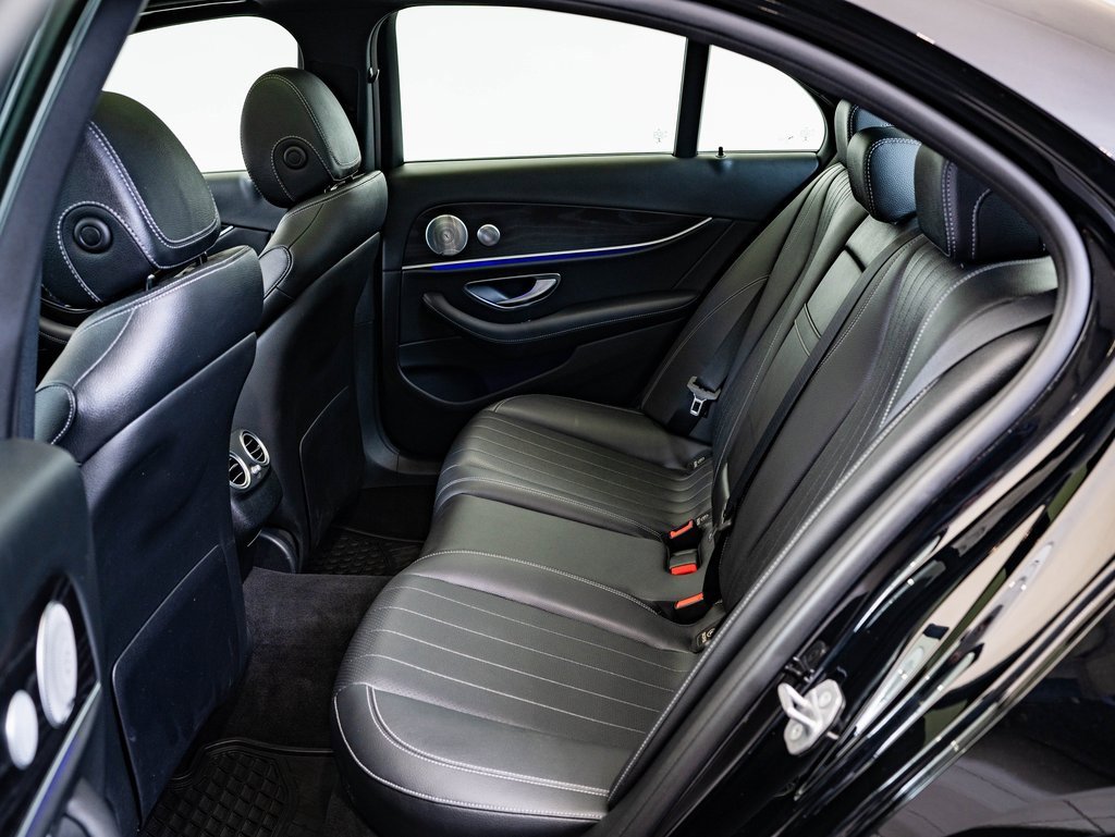 Used 2018 Mercedes-Benz E 400 4MATIC Sedan image 36