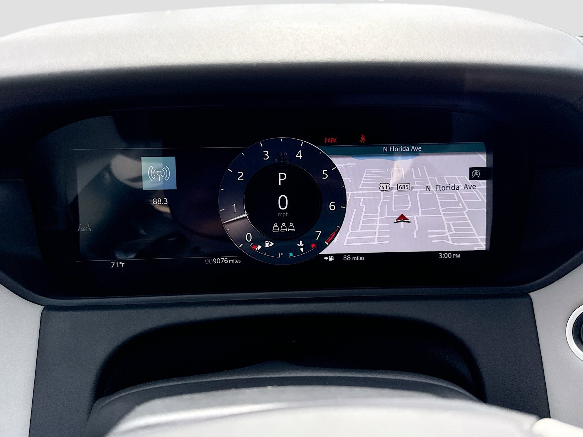 Used 2026 Land Rover Range Rover Velar Dynamic SE image 40