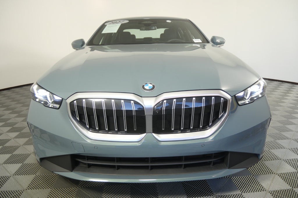 Used 2027 BMW 530i RWD image 9