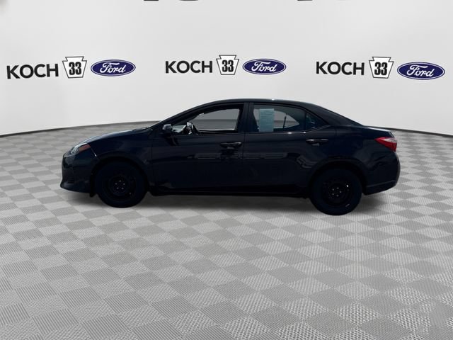 Used 2018 Toyota Corolla LE w/ Carpet Mat Package (TMS) FWD image 4