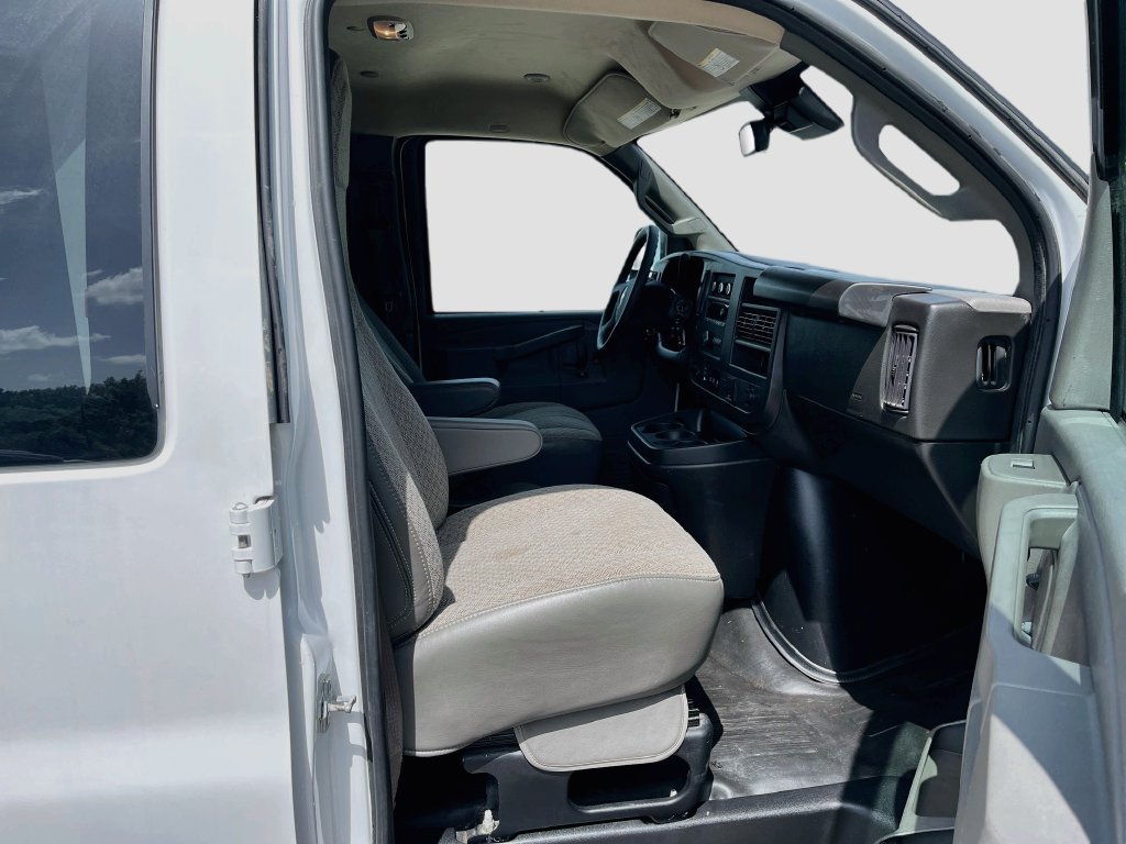 Used 2024 Chevrolet Express 2500 w/ Driver Convenience Package RWD image 22