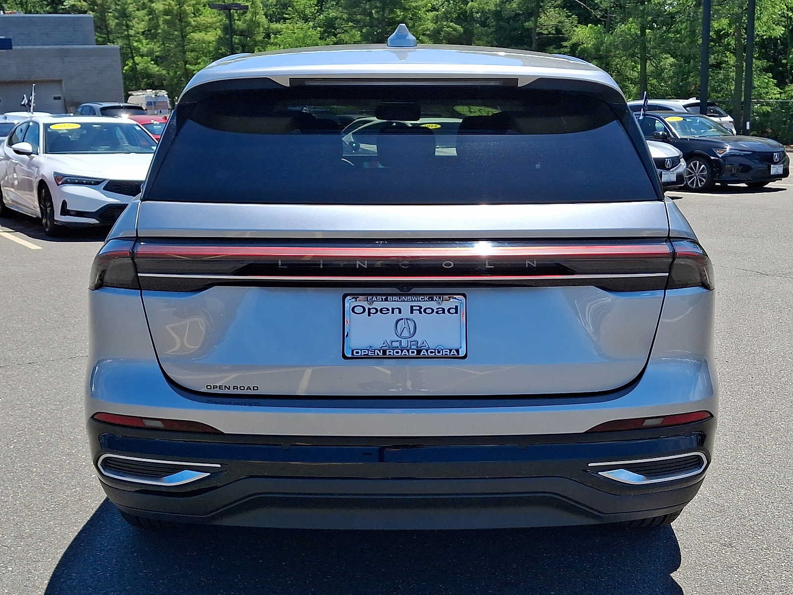 Used 2024 Lincoln Nautilus Premier AWD/4WD image 5