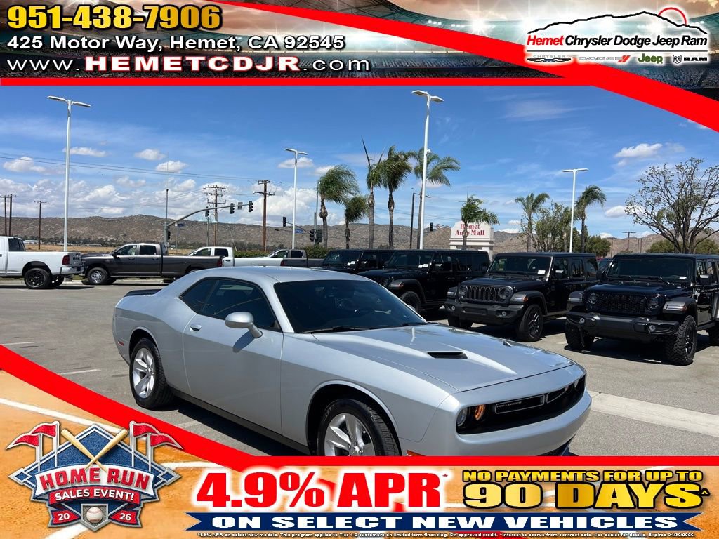 Used 2023 Dodge Challenger SXT image 1