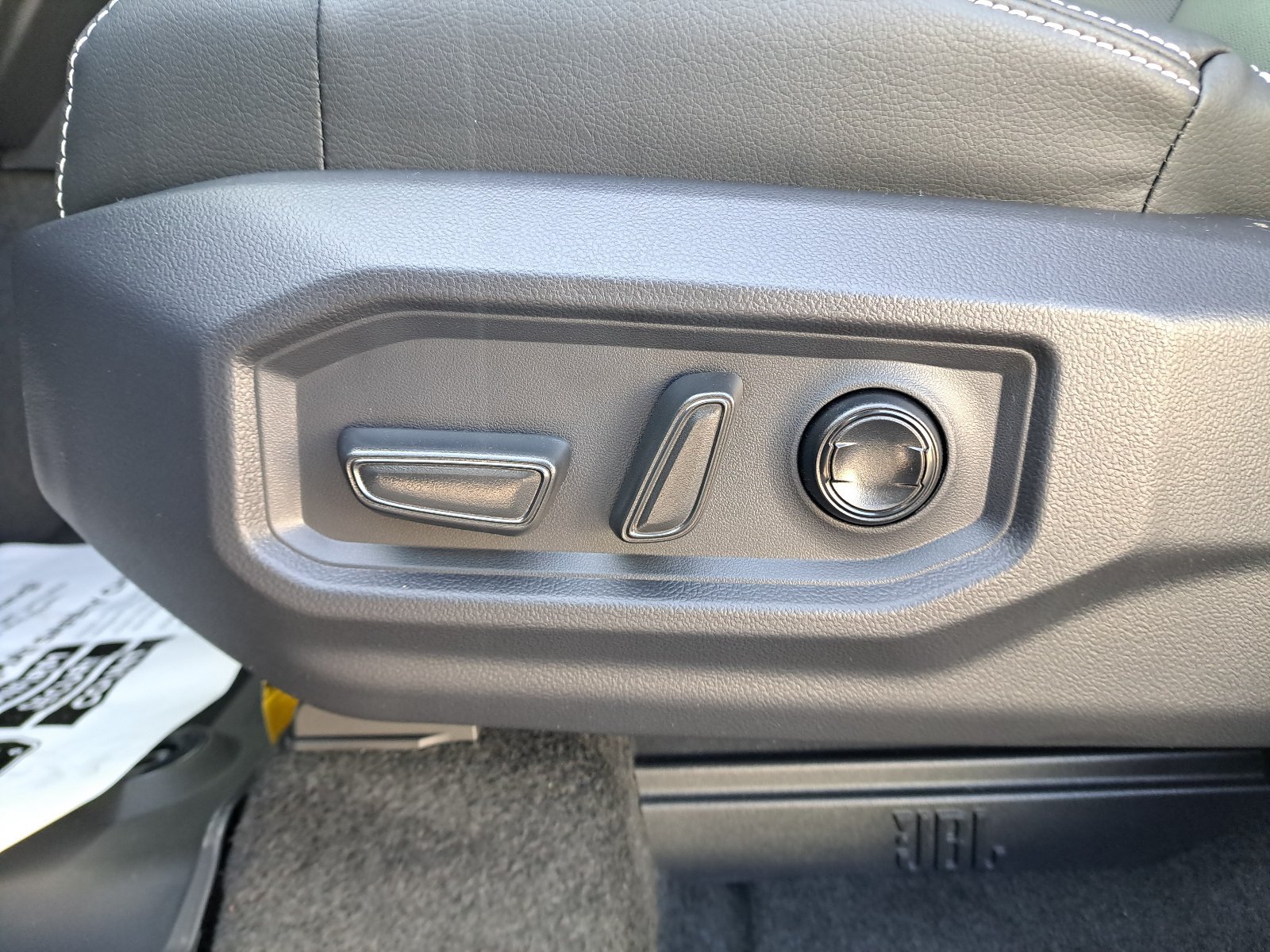 New 2026 Toyota Tundra Limited AWD/4WD image 21