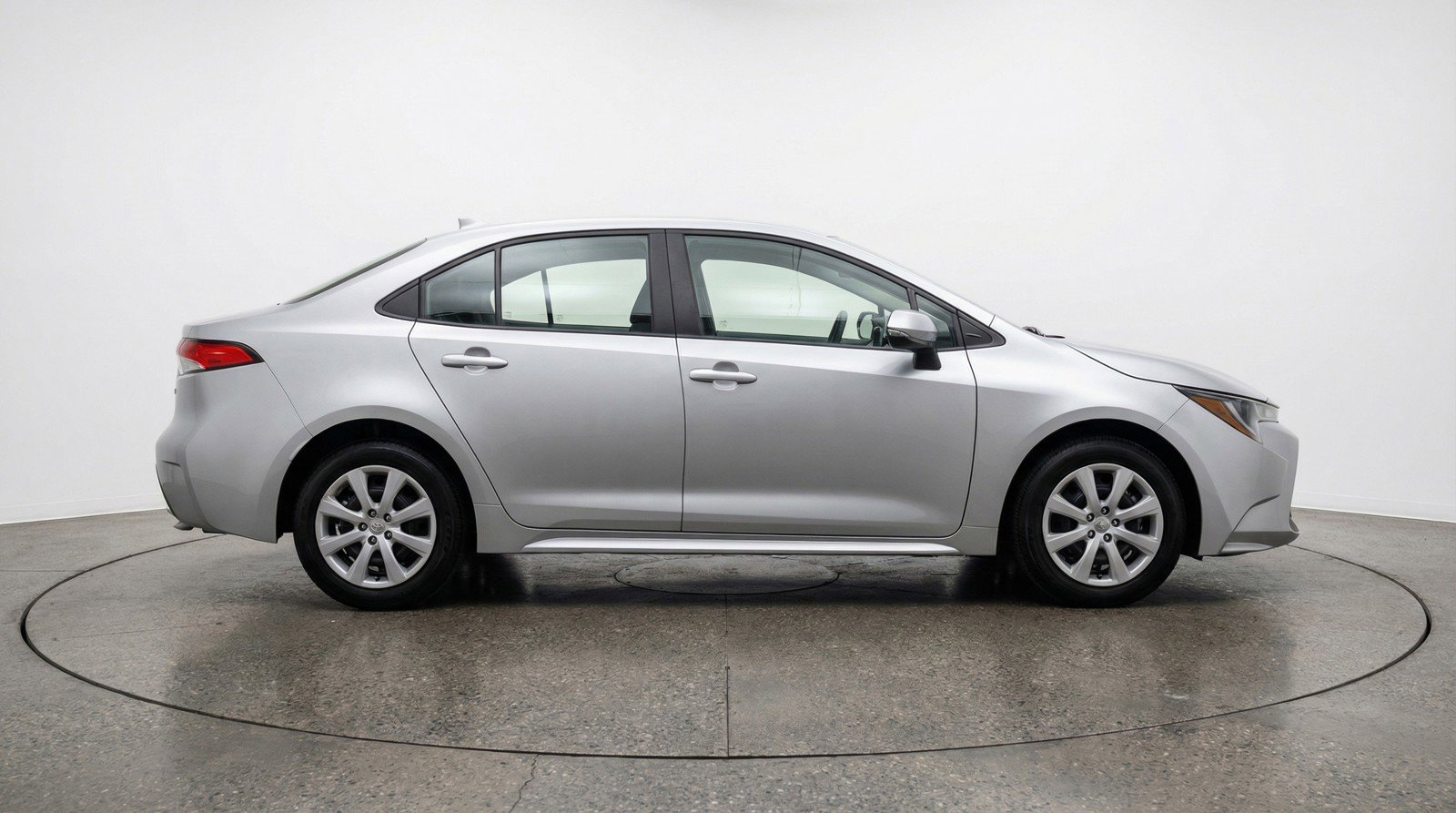 Used 2025 Toyota Corolla LE FWD image 11