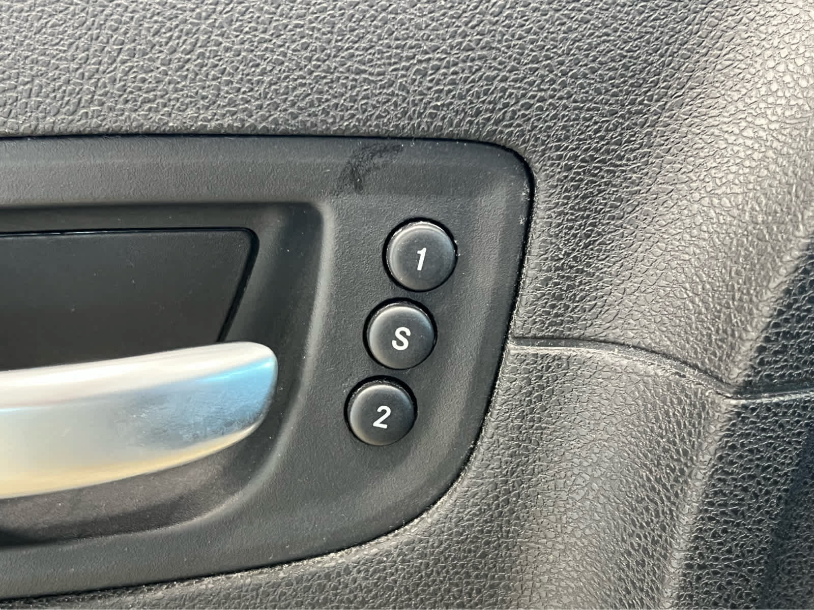 Used 2014 Chrysler 300 C RWD image 12