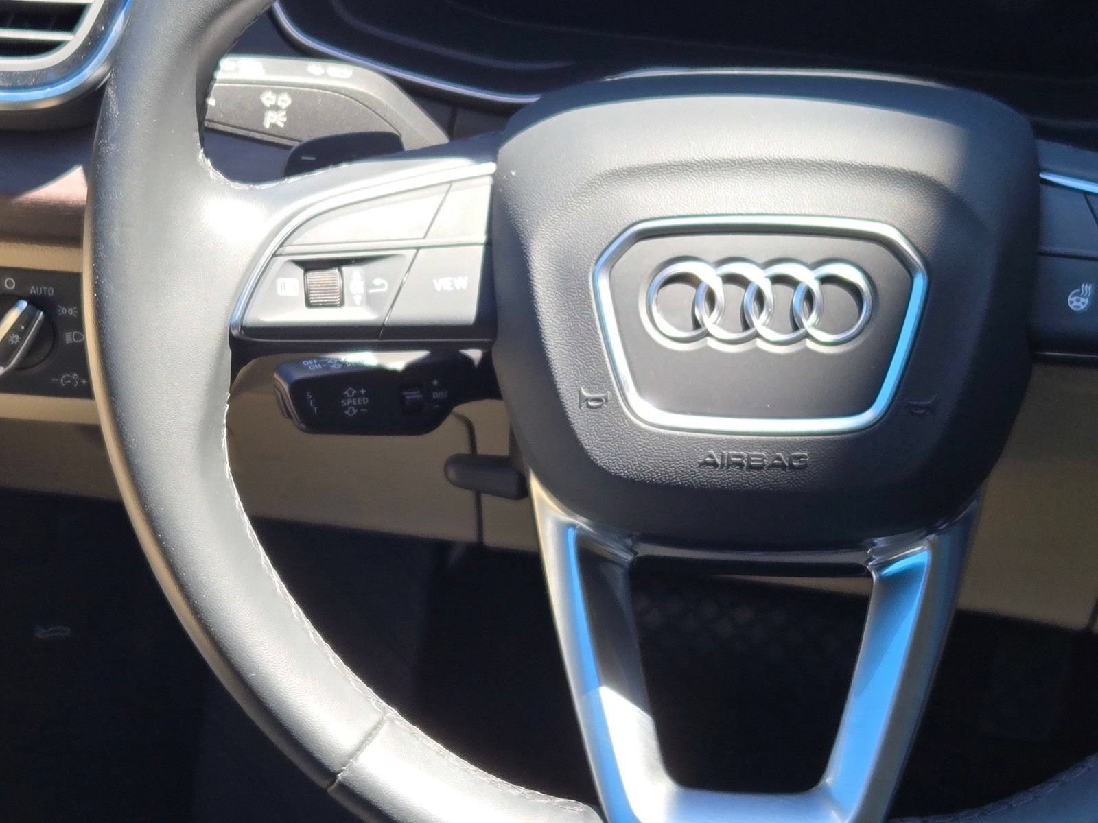Used 2023 Audi Q5 e Premium Plus w/ Premium Plus Package AWD/4WD image 16