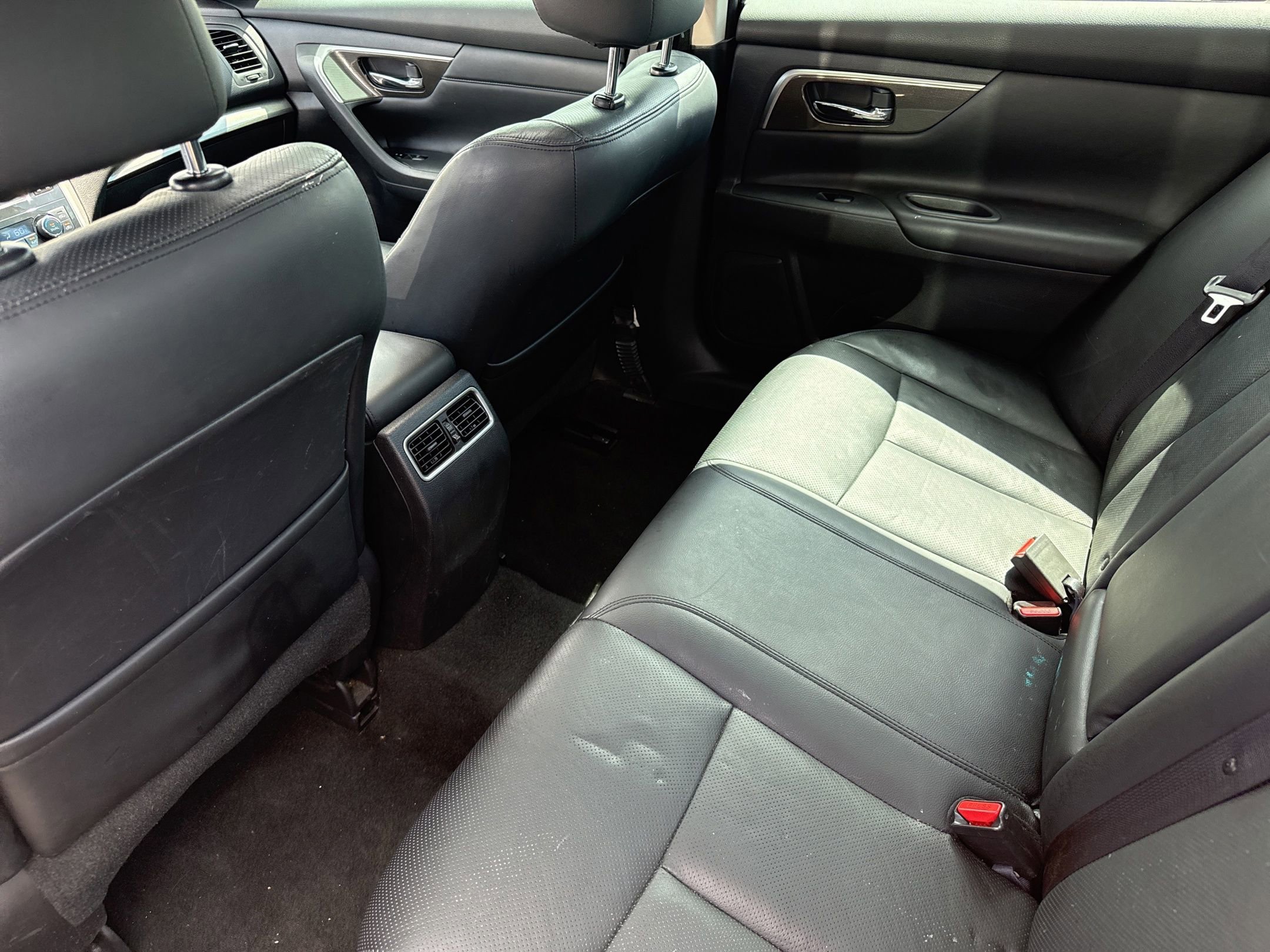 Used 2015 Nissan Altima 2.5 SL w/ Technology Package FWD image 19