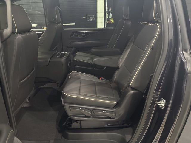 Used 2025 Chevrolet Suburban Premier image 28