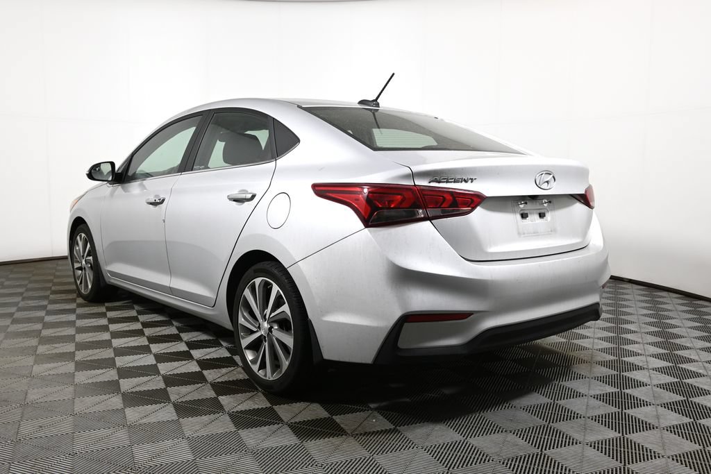 Used 2022 Hyundai Accent Limited FWD image 9