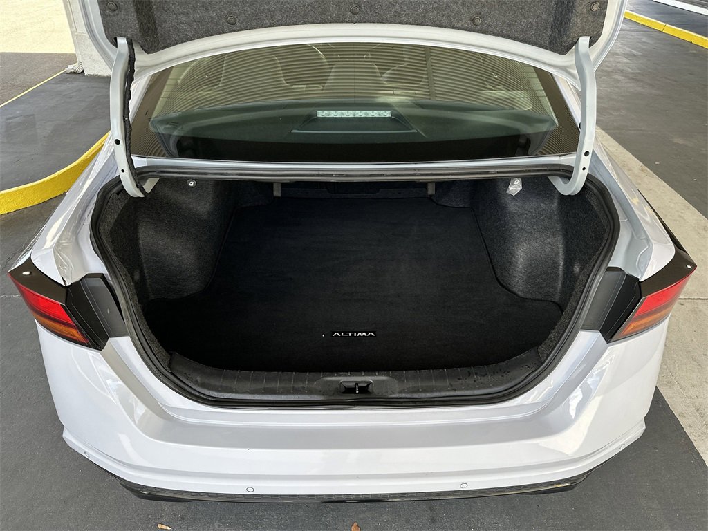 Used 2024 Nissan Altima 2.5 SR image 30