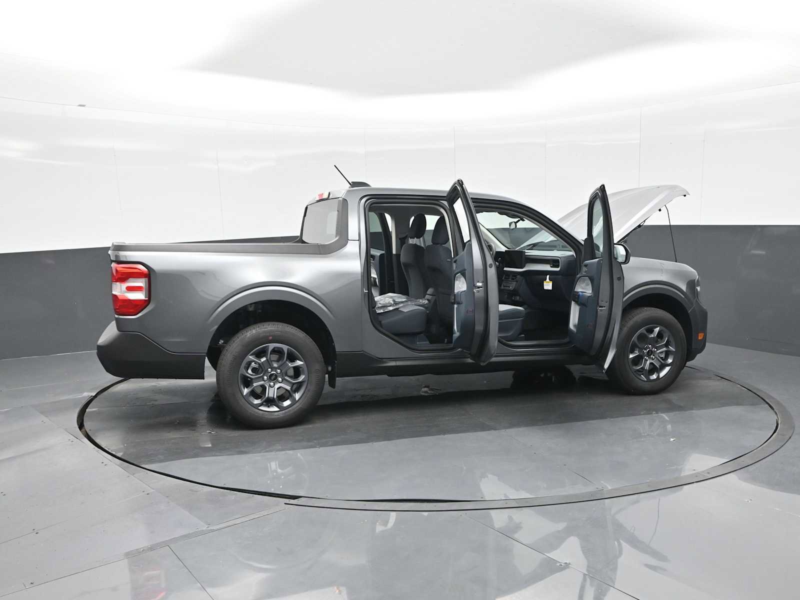 New 2025 Ford Maverick XLT image 28