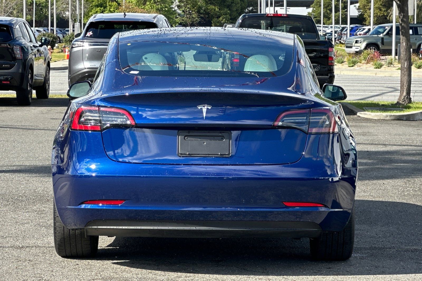Used 2023 Tesla Model 3 Standard Range image 5