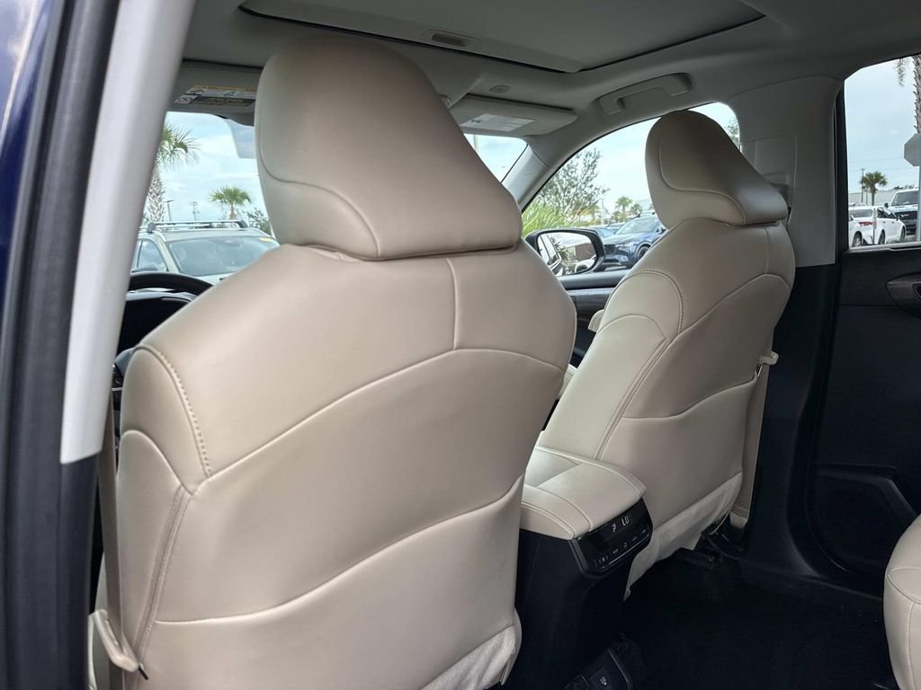 Used 2024 Toyota Highlander Limited AWD/4WD image 13