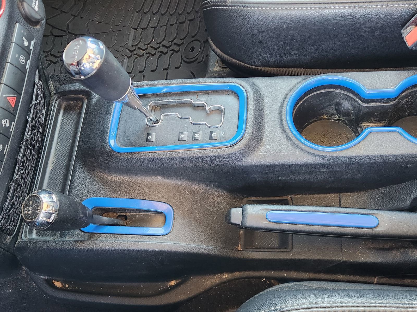 Used 2016 Jeep Wrangler Unlimited Sahara image 23