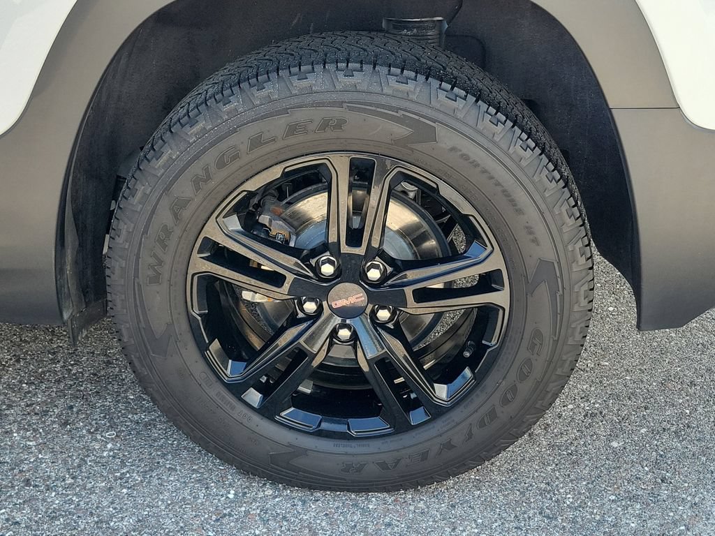Used 2023 GMC Terrain AT4 AWD/4WD image 8