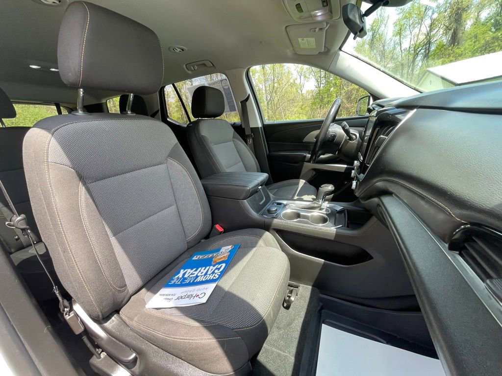 Used 2019 Chevrolet Traverse LT w/ LPO, Floor Liner Package AWD/4WD image 12
