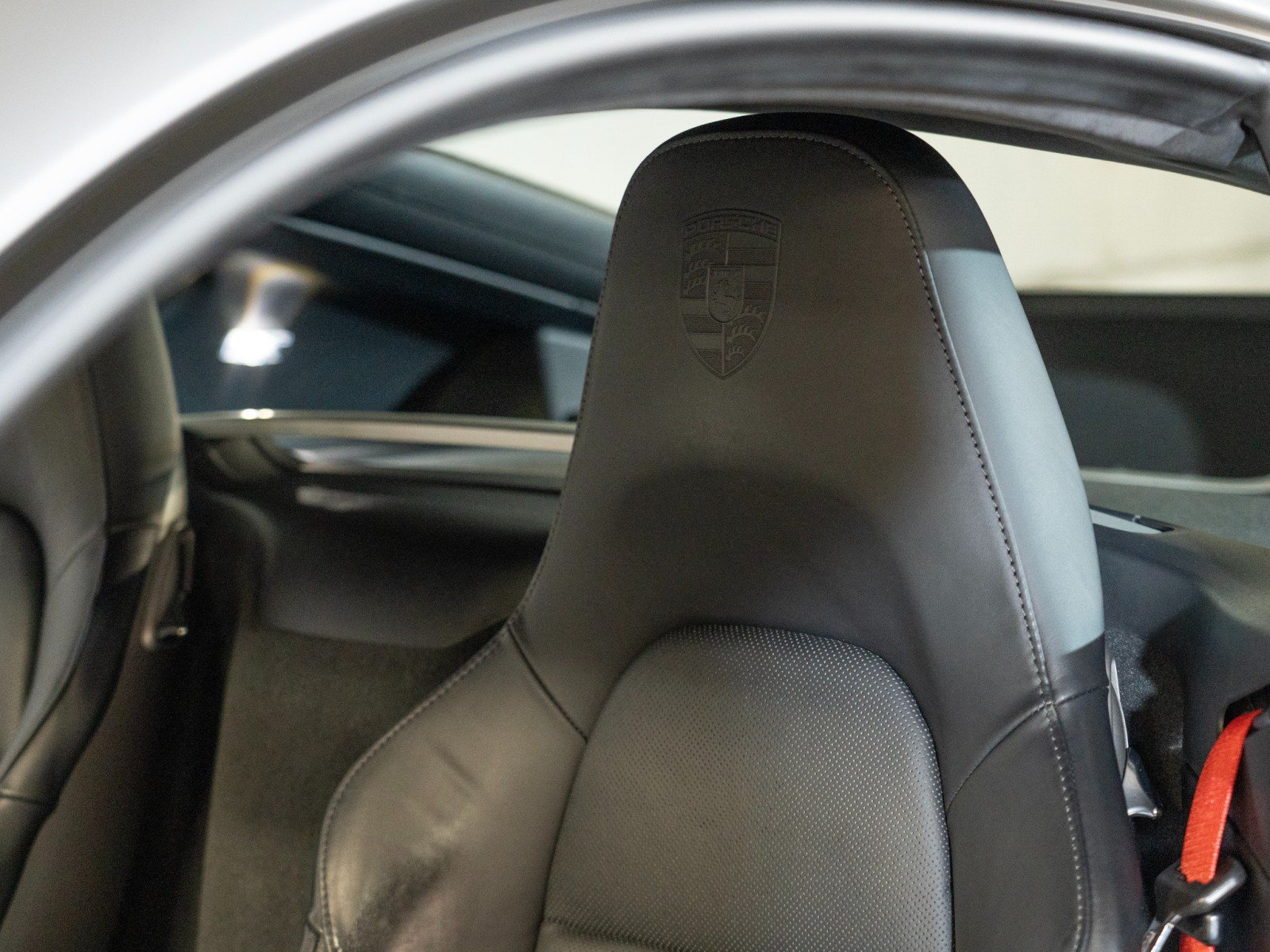 Certified 2018 Porsche 718 Cayman GTS RWD image 13