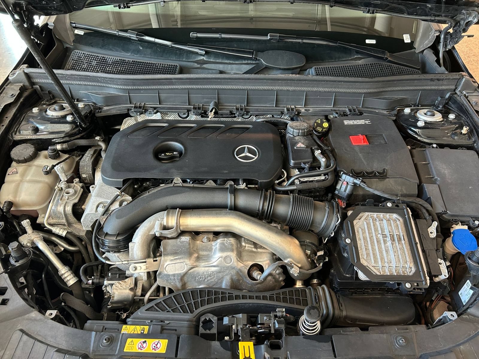 Used 2025 Mercedes-Benz GLB 250 image 33