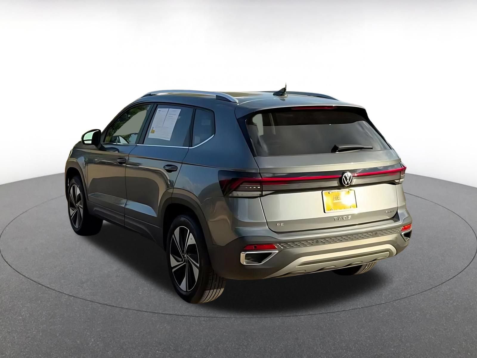 Used 2026 Volkswagen Taos SE AWD/4WD image 10