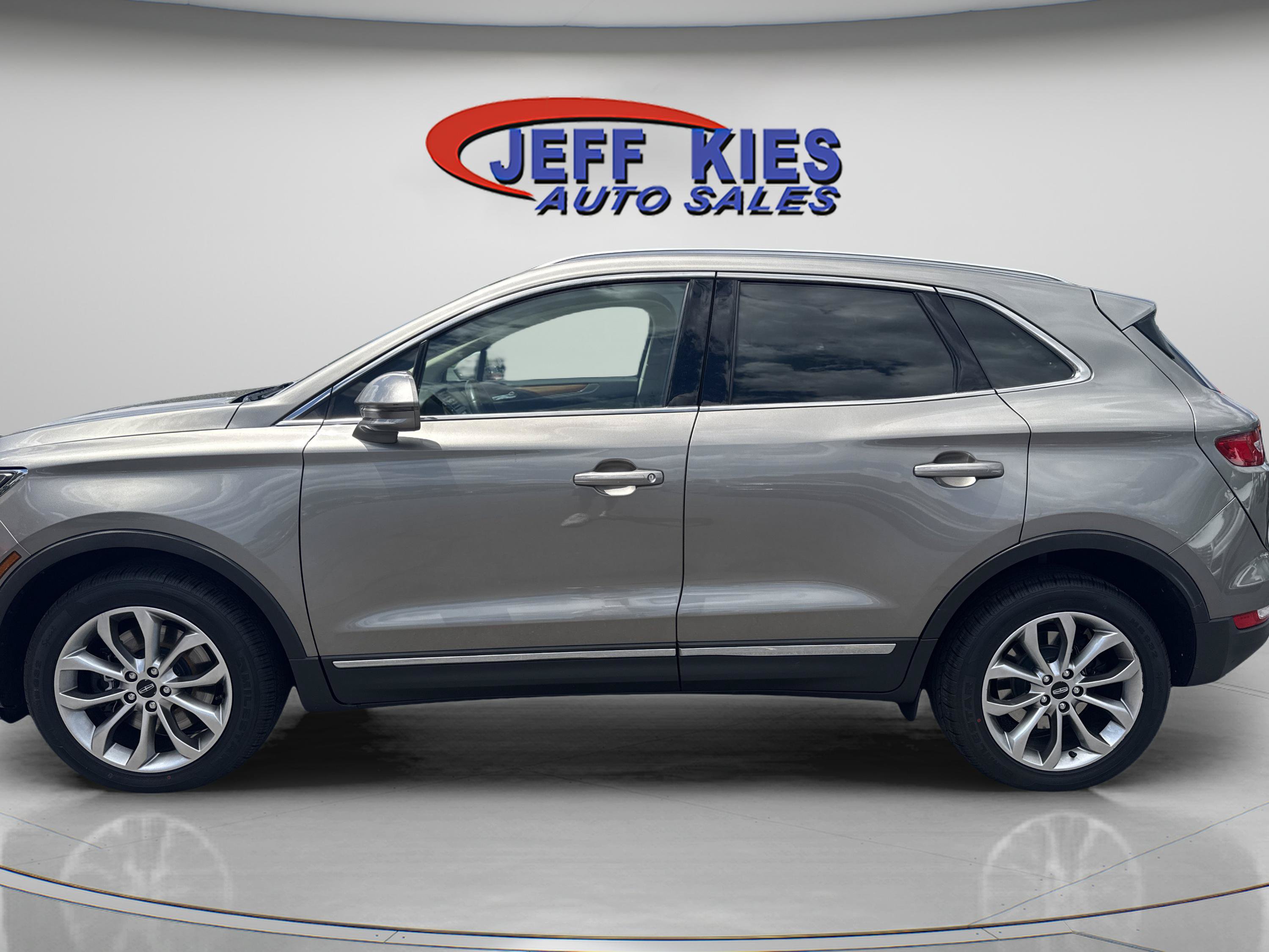 Used 2017 Lincoln MKC Select w/ Lincoln MKC Climate Package AWD/4WD image 8