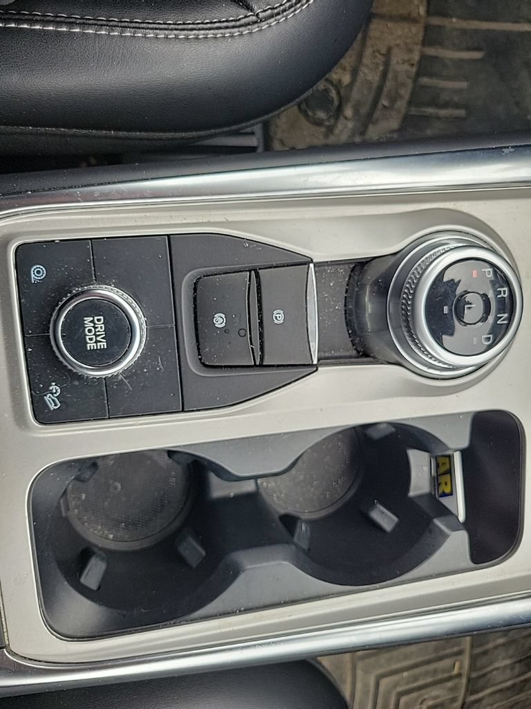 Used 2022 Ford Explorer XLT w/ Equipment Group 202A AWD/4WD image 15