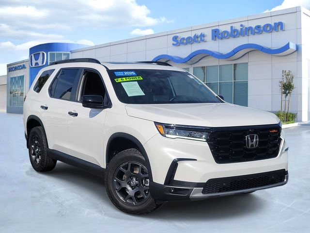Certified 2025 Honda Pilot TrailSport