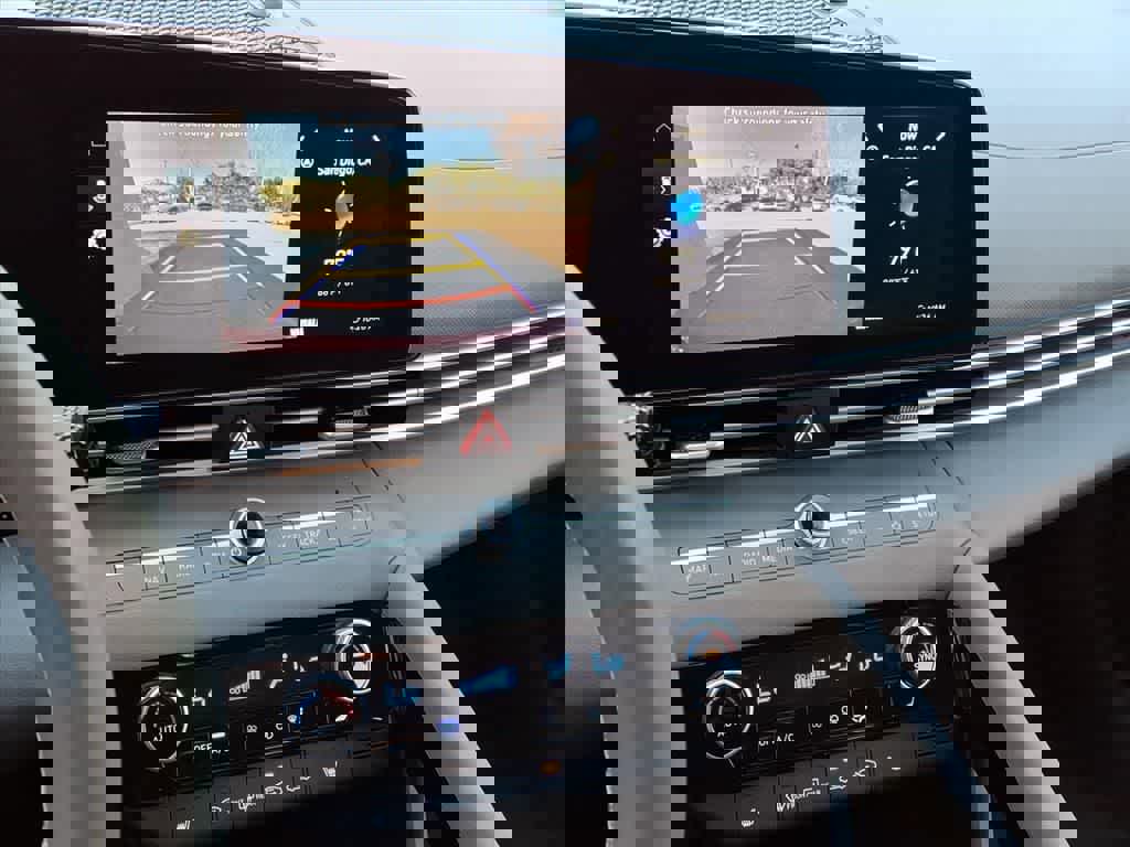 Used 2023 Hyundai Elantra SEL w/ Convenience Package image 21