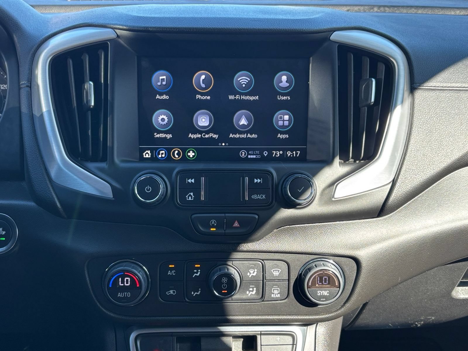 Used 2024 GMC Terrain SLT AWD/4WD image 16