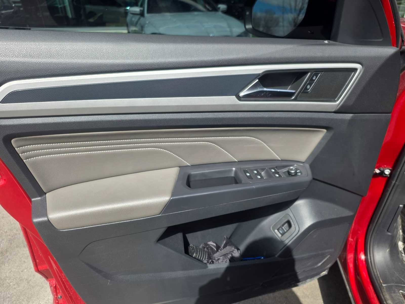 Used 2021 Volkswagen Atlas SEL R-Line image 10