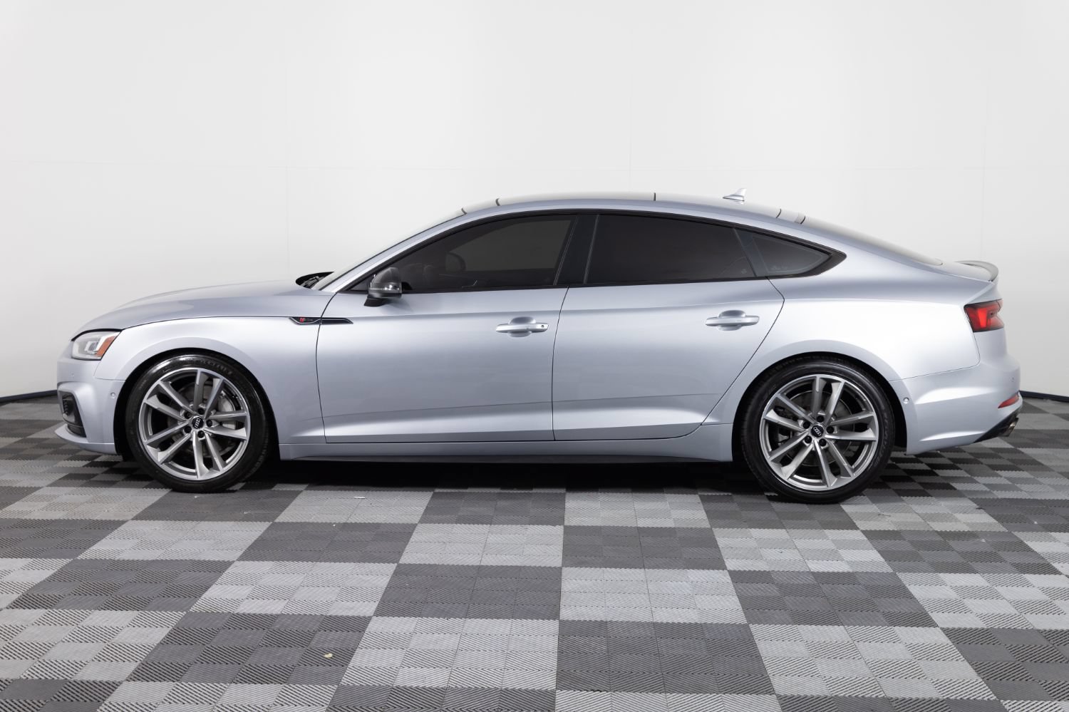 Used 2019 Audi A5 2.0T Prestige w/ Black Optic Plus Package AWD/4WD image 3